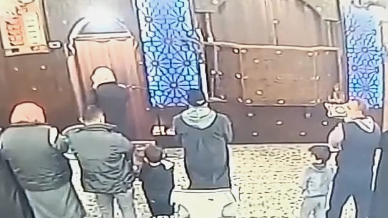 شاب يطعن 4 مصليين في الأردن