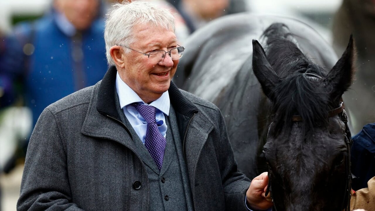 فيرغسون يفوز ب 275 ألف إسترليني في سباق للخيول .. فيديو