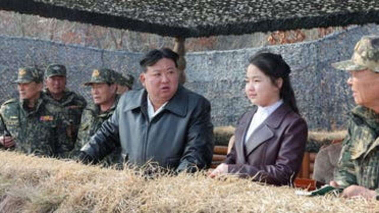 منح ابنه الزعيم الكوري لقب “مرشدة عظمى” لخلافته مستقبلا