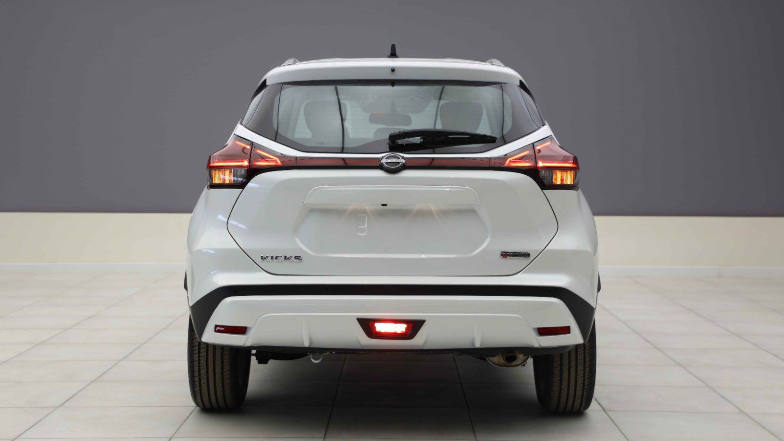 مواصفات وسعر نيسان كيكس 2023 ..فيديو