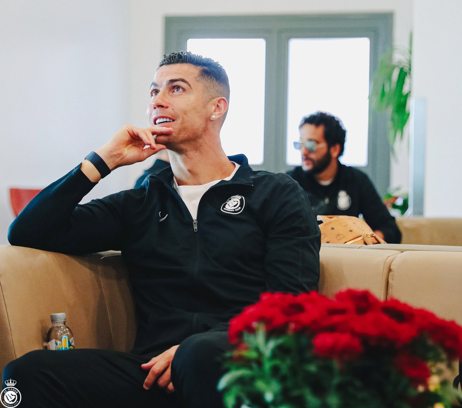 الجماهير الإماراتية تهتف باسم رونالدو..فيديو