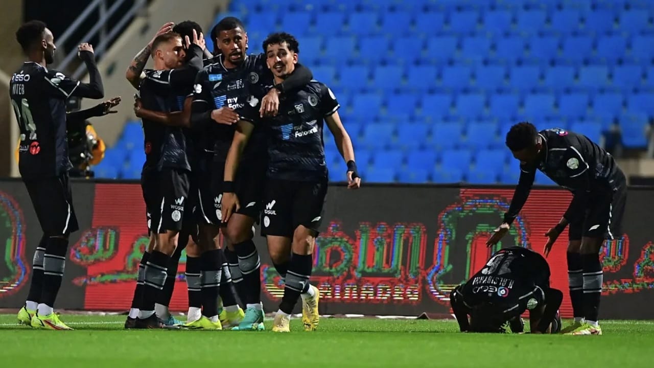 الشباب يقسو على الحزم بثلاثية وأبها يفوز على الوحدة بهدف نظيف