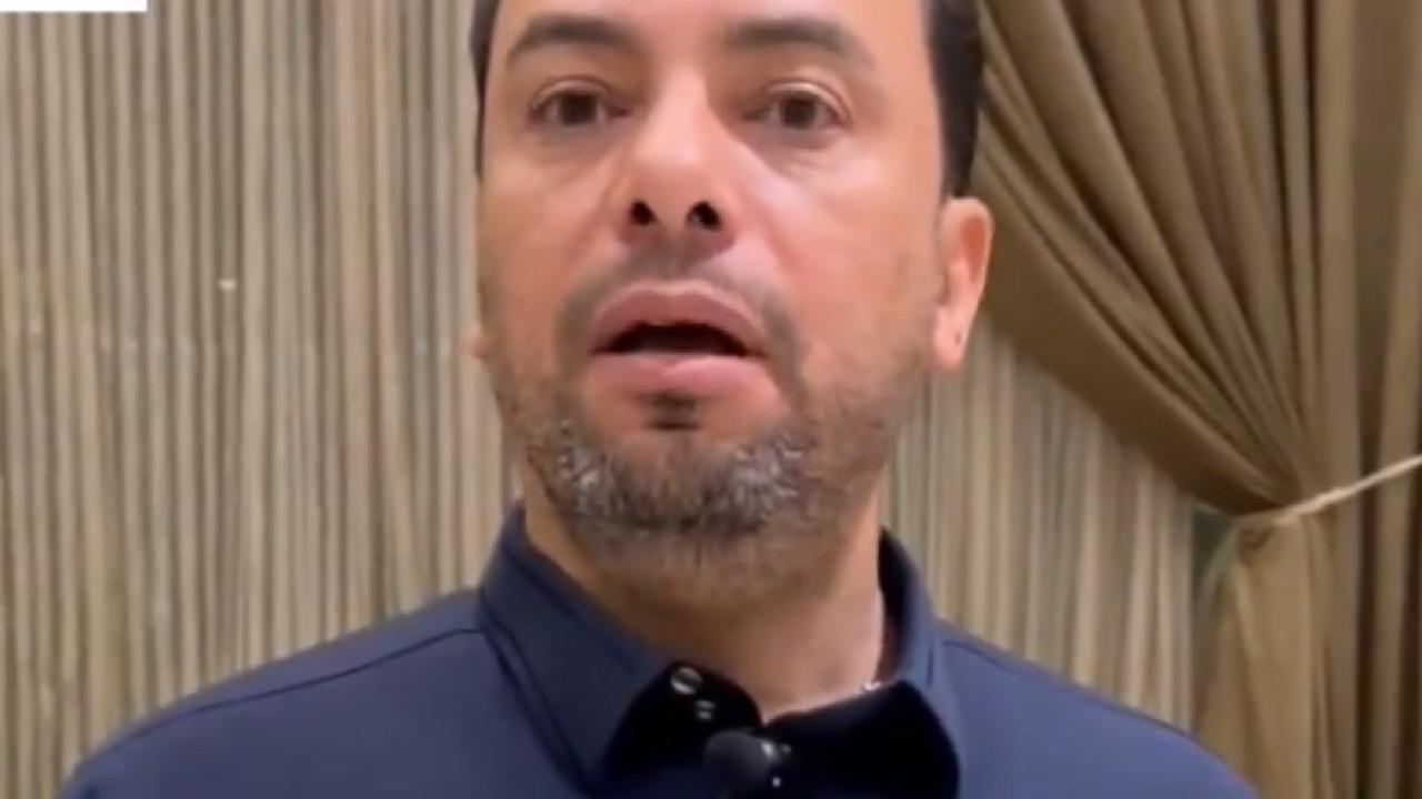 معلم مصري يسخر وقته ومجهوده لتعليم أيتام منطقة حائل مجانًا ..فيديو