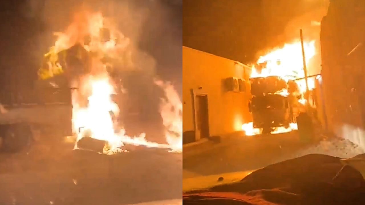 بعد احتراق الشاحنة .. سائق يخاطر بحياته لإنقاذ ساكني الحي من الحريق .. فيديو