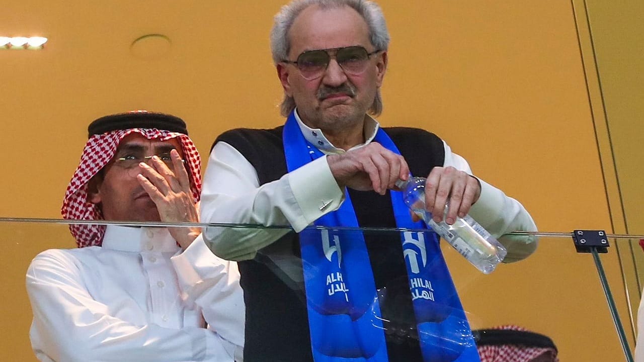 حسرة الأمير الوليد بن طلال بعد خروج ‎الهلال من دوري أبطال آسيا .. صورة