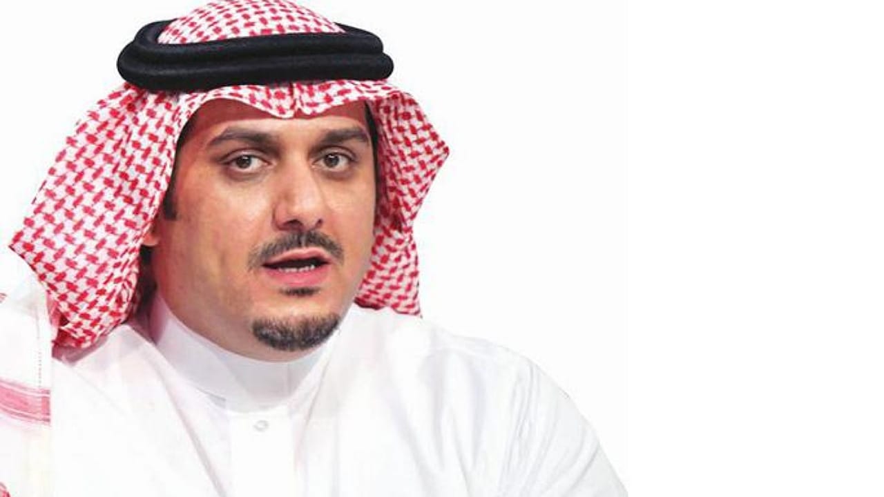الأمير نواف بن سعد يدعم الهلال ضد الأخدود .. فيديو
