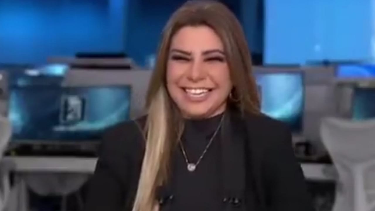 محمد عبده لـ سارة دندراوي : لما تضحكين كل الدنيا بتضحك .. فيديو