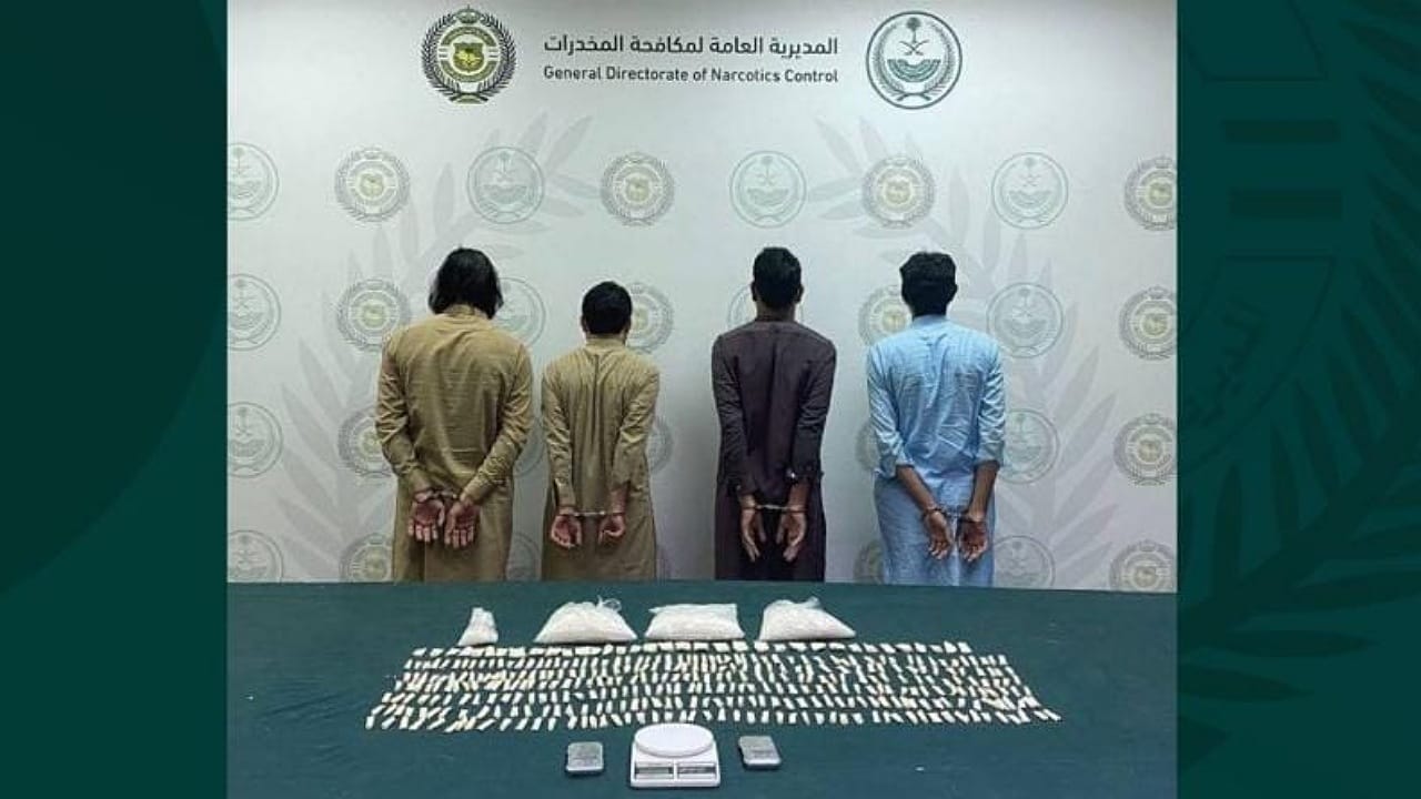 ضبط 4 مقيمين لترويجهم الشبو المخدر في الرياض