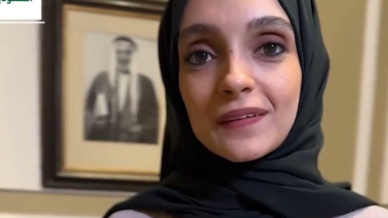 ‎حفيدة عبدالله فيلبي تعلق على تخرجها من جامعة الفيصل في الرياض ..فيديو