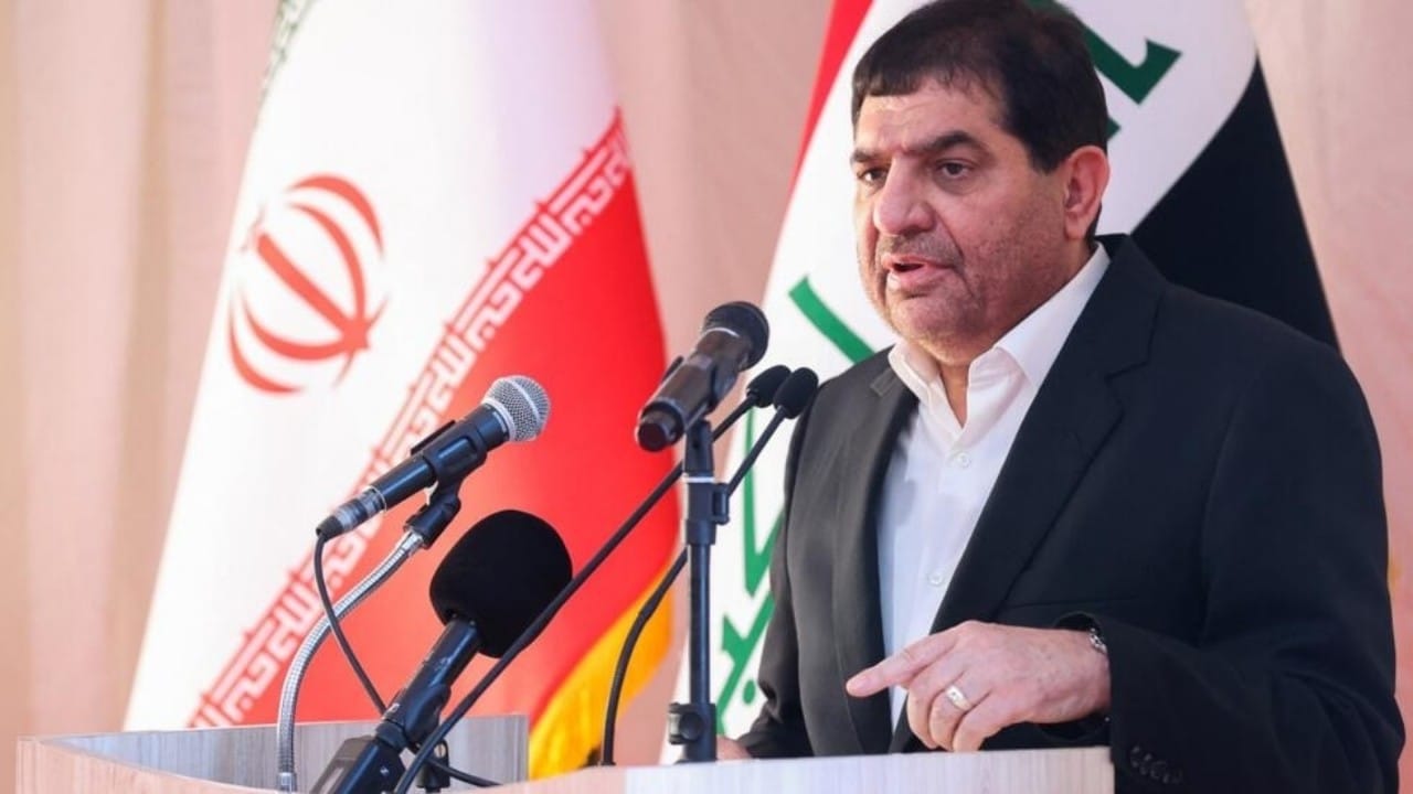 المرشد الإيراني يكلف محمد مخبر رسميا بتولي مهام الرئيس