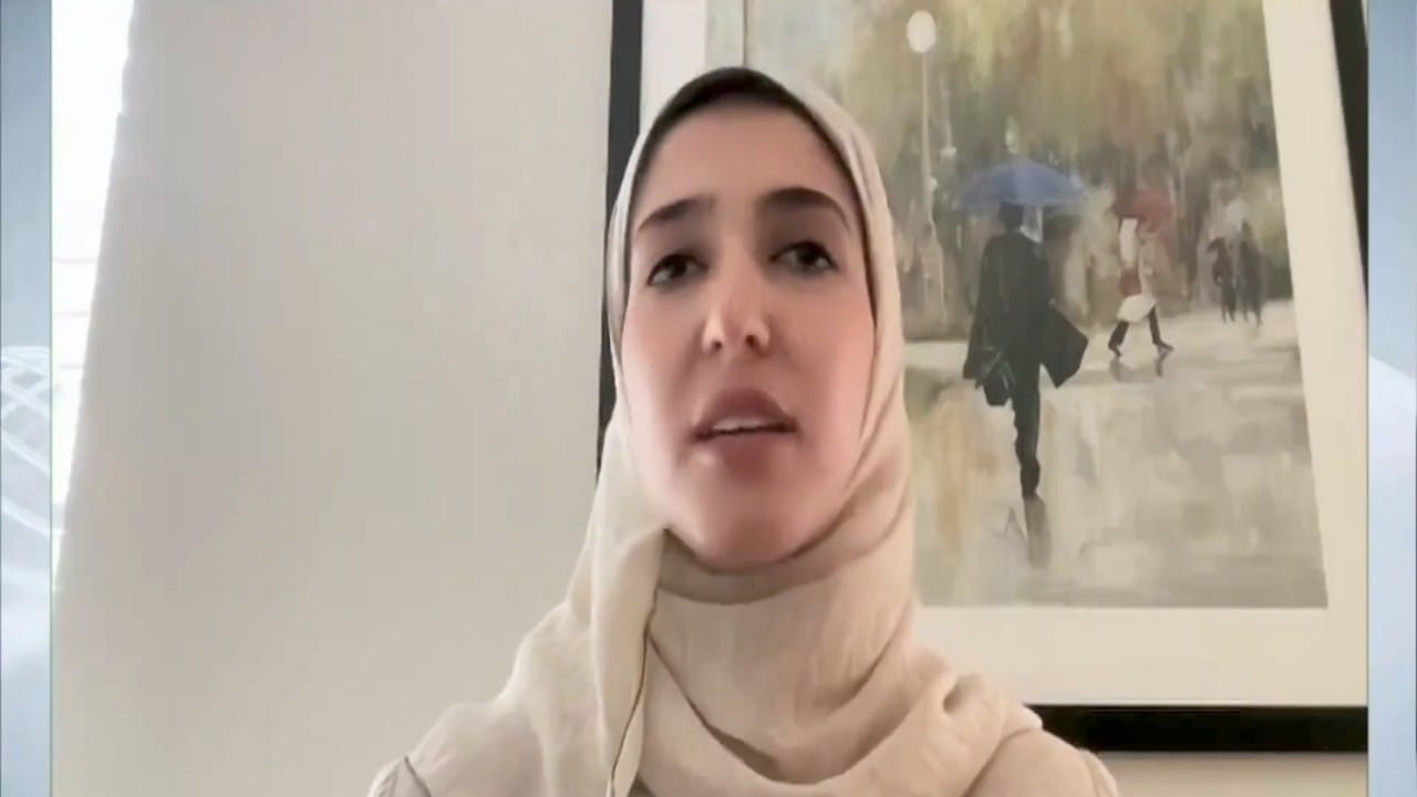 ملاك الهدلق: كنت أتفاخر في أمريكا بمساواة الراتب بين الرجل والمرأة في السعودية .. فيديو