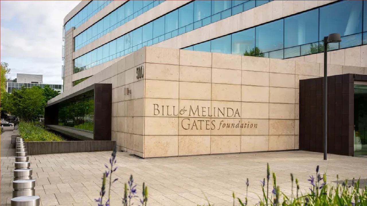 مؤسسة بيل غيتس تفتح مقر إقليمي لها في الرياض
