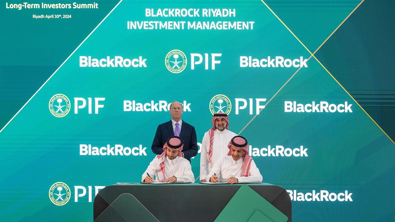 بلاك روك توقع اتفاقية مع صندوق الاستثمارات العامة في الرياض