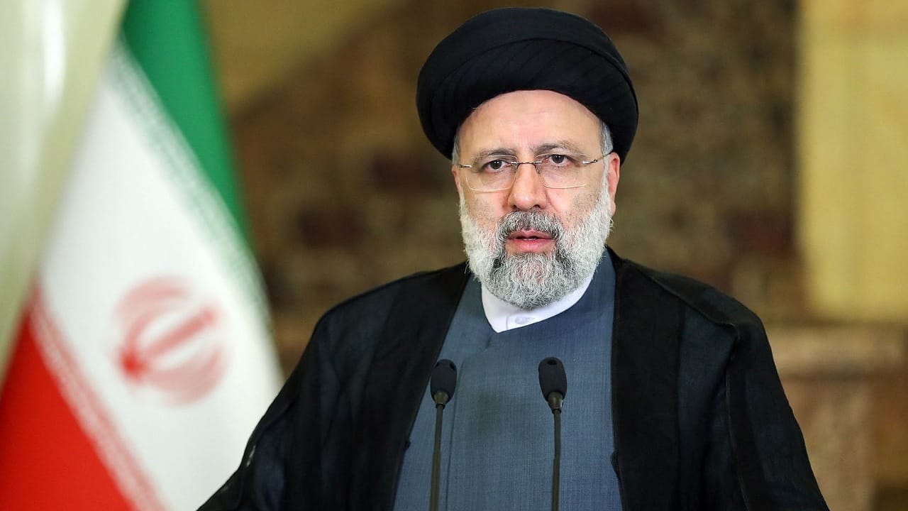 التعاون الإسلامي تتابع الأنباء المتداولة بشأن مروحية الرئيس الإيراني ومرافقيه