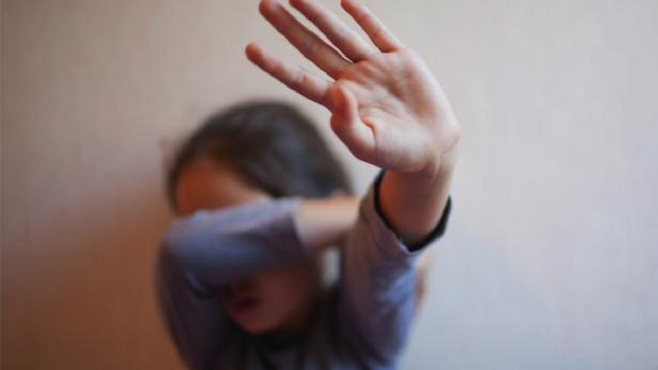 برنامج لبناني يثير الغضب لتسخيفه اغتصاب الأطفال