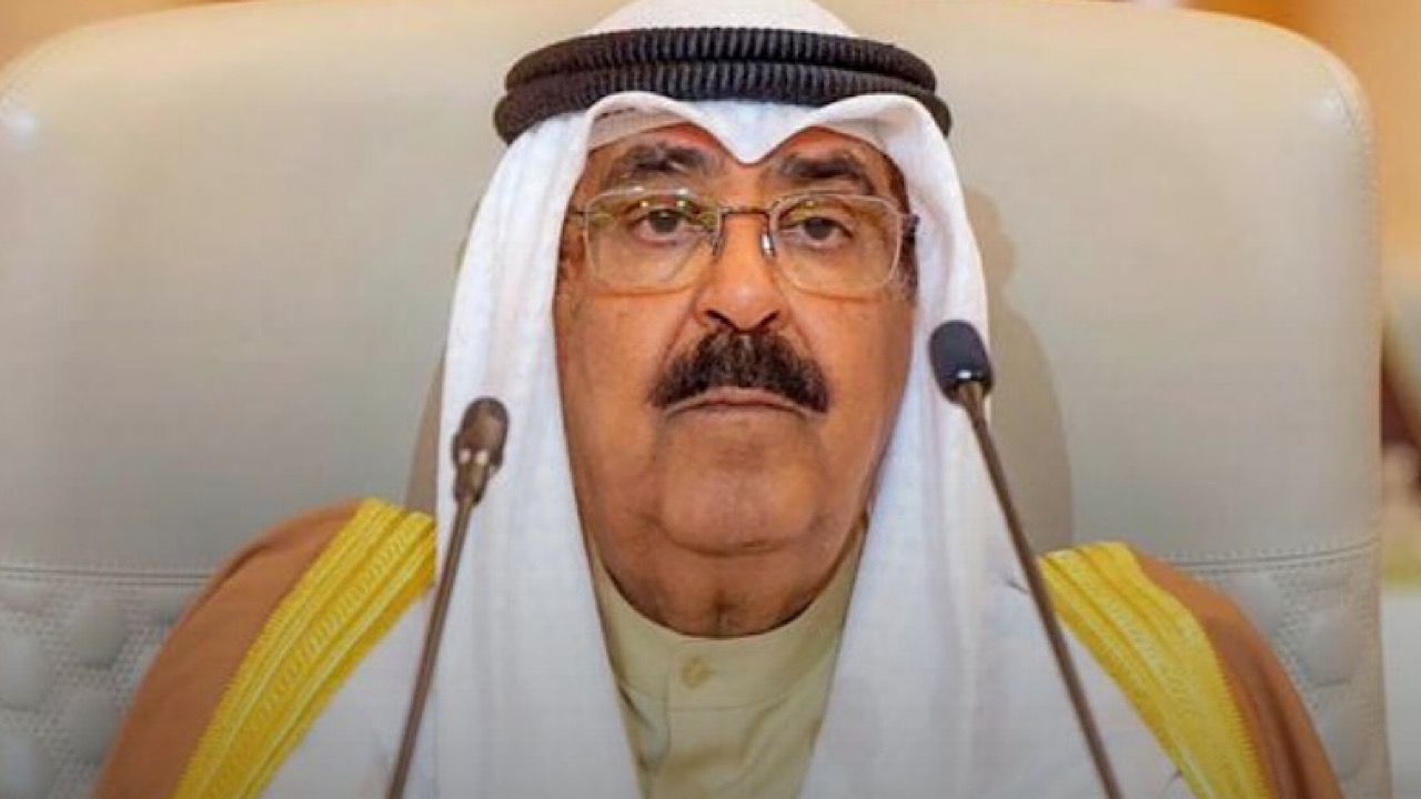 ‏أمير ⁧‫الكويت‬⁩ يوجه بالوقوف على أسباب حريق المنقف ومحاسبة المسؤولين