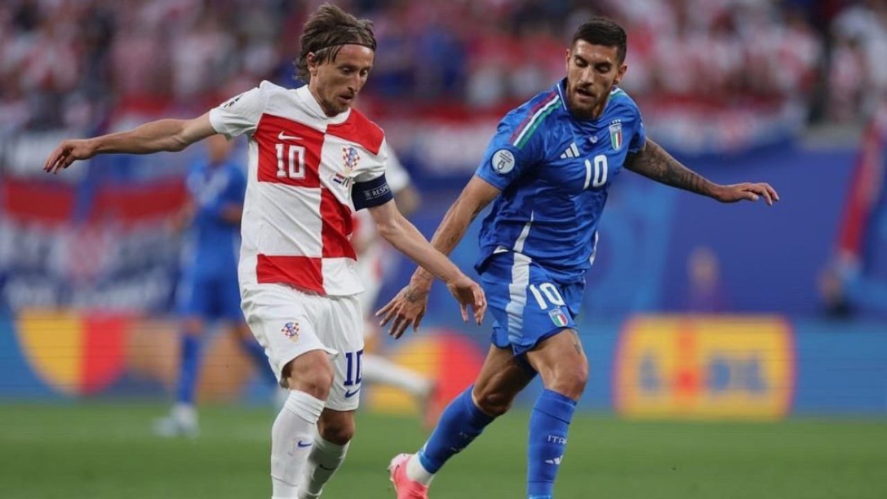إيطاليا تُطلق رصاصة الرحمة على كرواتيا وألبانيا تودع البطولة