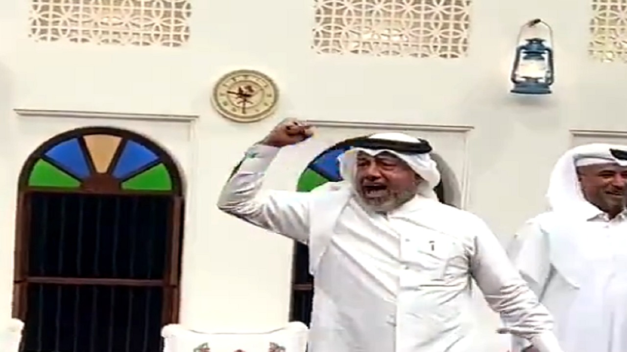 فرحة لاعب قطري سابق بعد فوز الهلال بكأس الملك .. فيديو