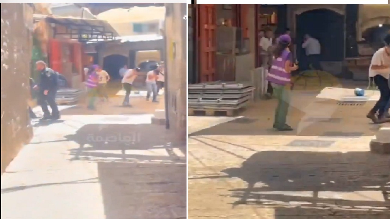 إسرائليون يعتدون على فلسطينيين داخل سوق عام بالقدس.. فيديو