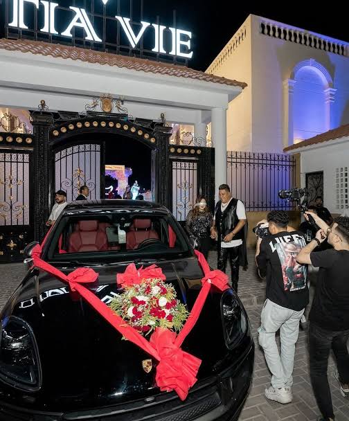 هدية حمو بيكا لزوجته تشعل مواقع التواصل الاجتماعى