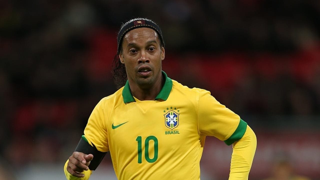 رونالدينيو غاضباً : لن أتابع مباريات منتخب البرازيل