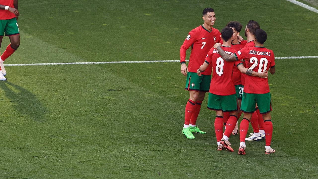 البرتغال يفوز على تركيا بثلاثية نظيفة