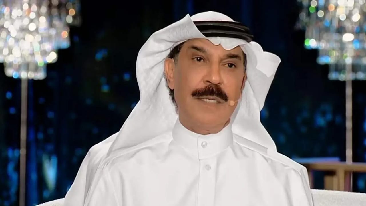 عبدالله الرويشد يجلس على كرسي متحرك في أحدث ظهور .. فيديو