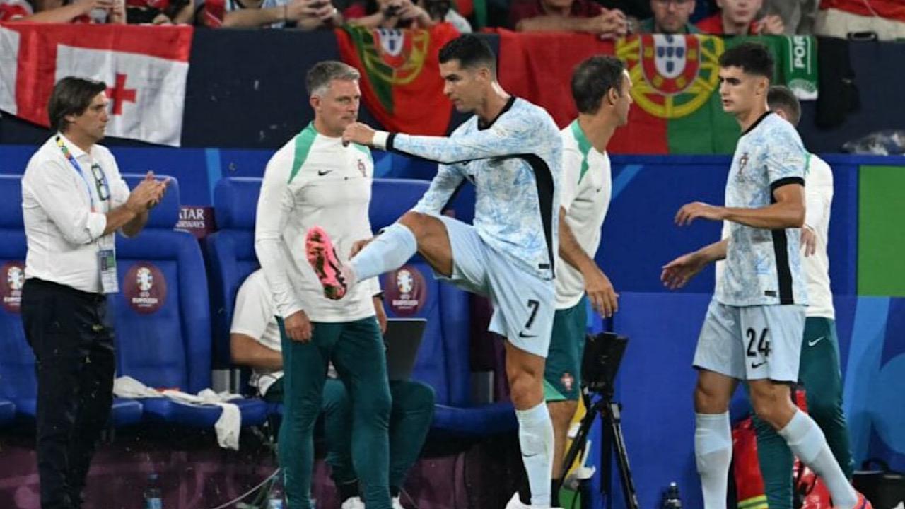 رونالدو لحكم مباراة البرتغال وجورجيا : استيقظ .. فيديو