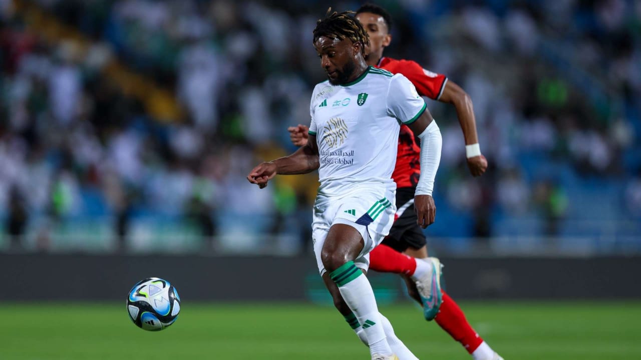 محترف الأهلي يقترب من الرحيل إلى تركيا