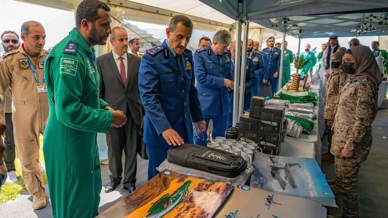 الركن تركي بن عبدالعزيز يحضر افتتاح معرض (RIAT2024) ويزور جناح القوات الجوية
