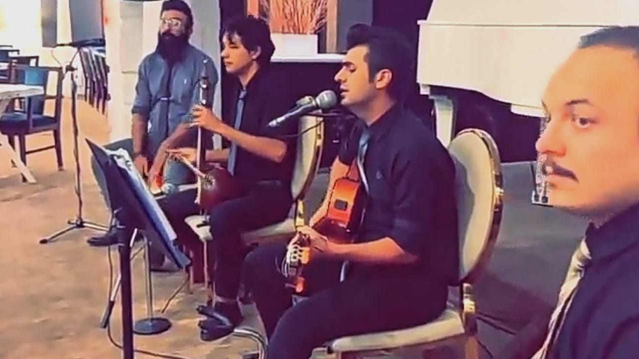 إيرانيون يغنون أغنية &#8220;أنت ملك&#8221; من قلب طهران  ..  فيديو