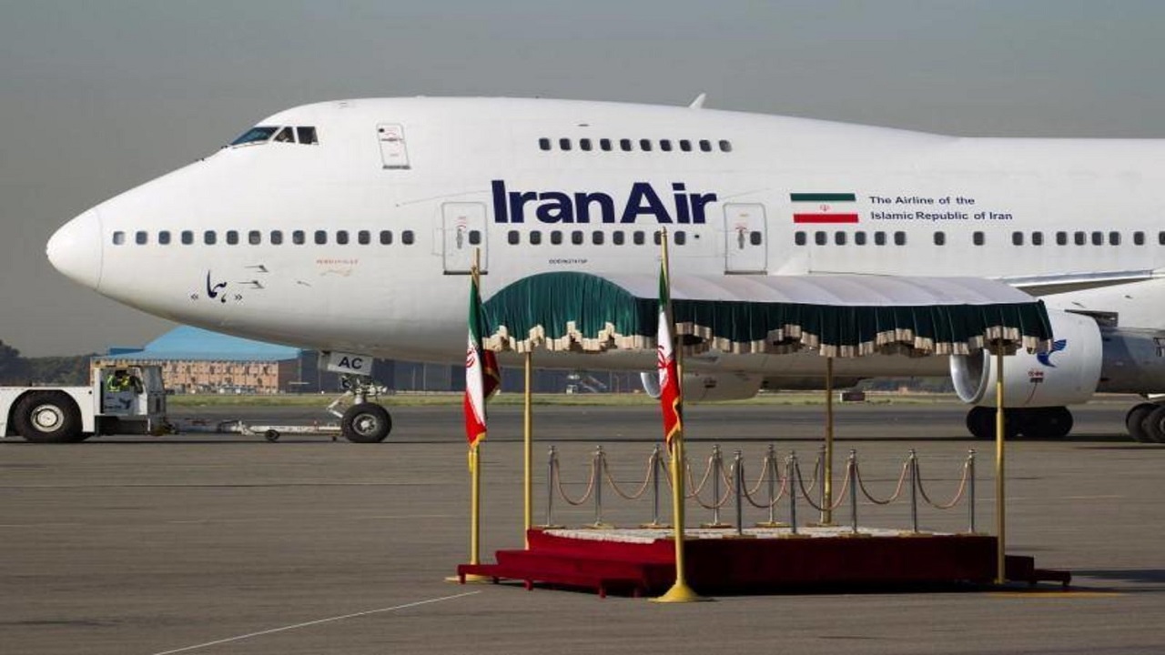 محرّك طائرة إيراني يلتهم مهندس خلال فحصها