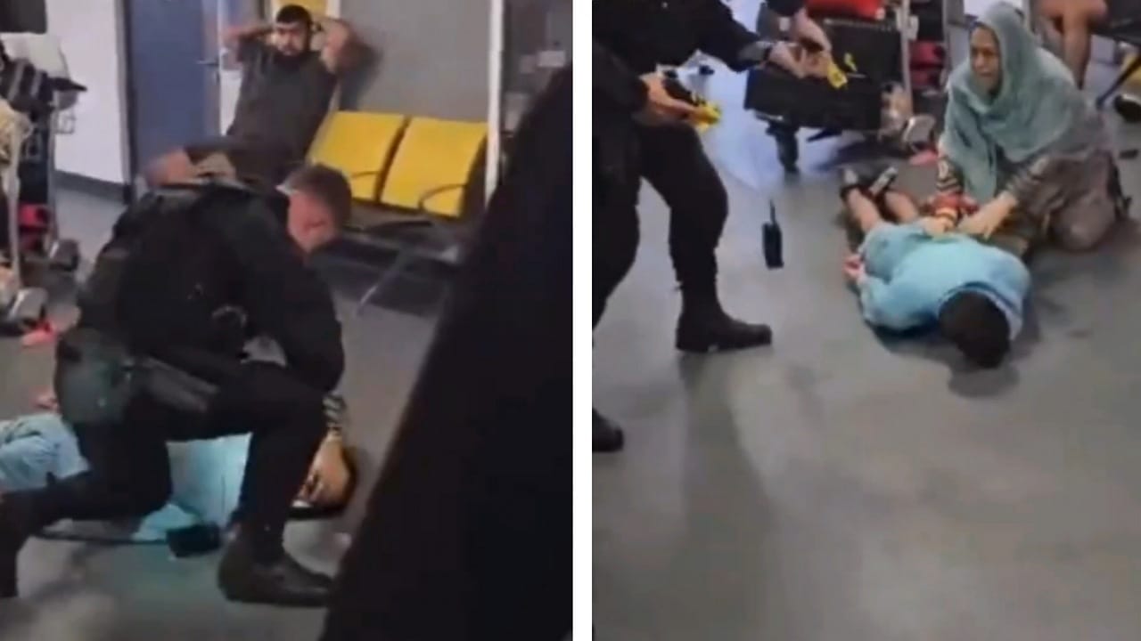 اعتداء وحشي من الشرطة البريطانية على مسلمَين في المطار .. فيديو