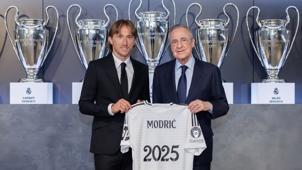 رسميًا.. لوكا مودريتش يجدد عقده مع ريال مدريد حتى 2025