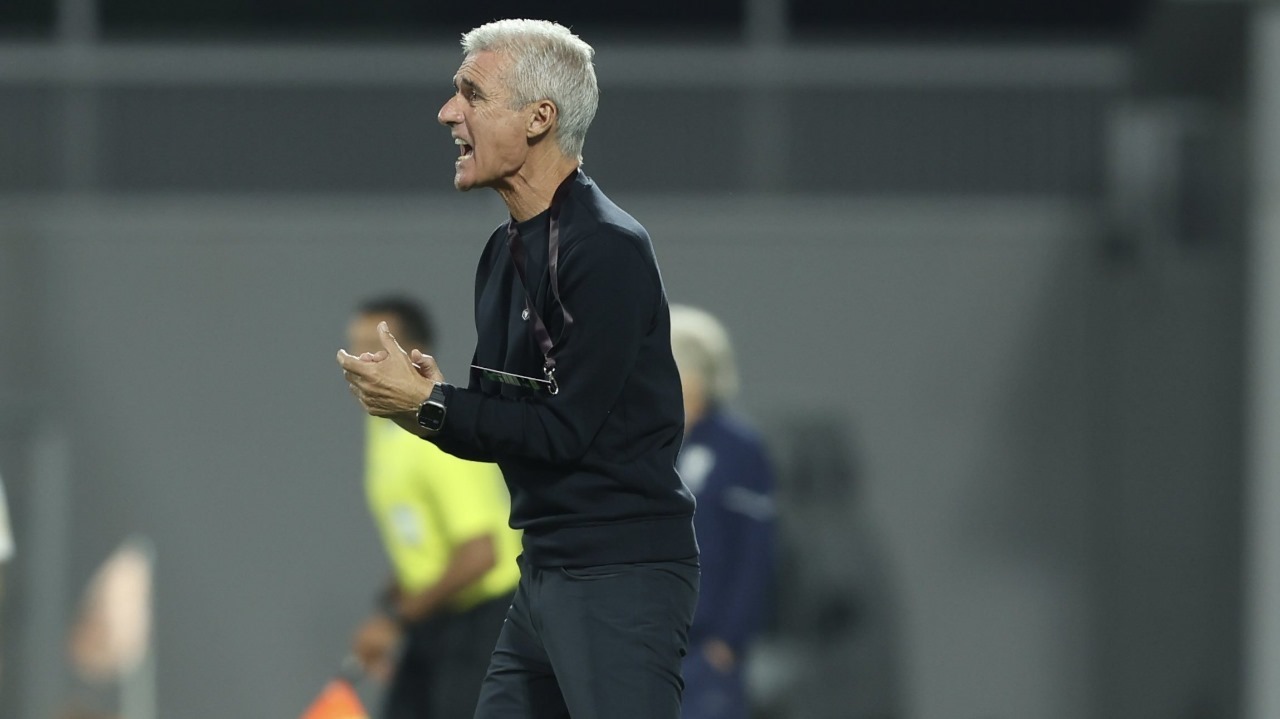 كاسترو مستمر مع النصر