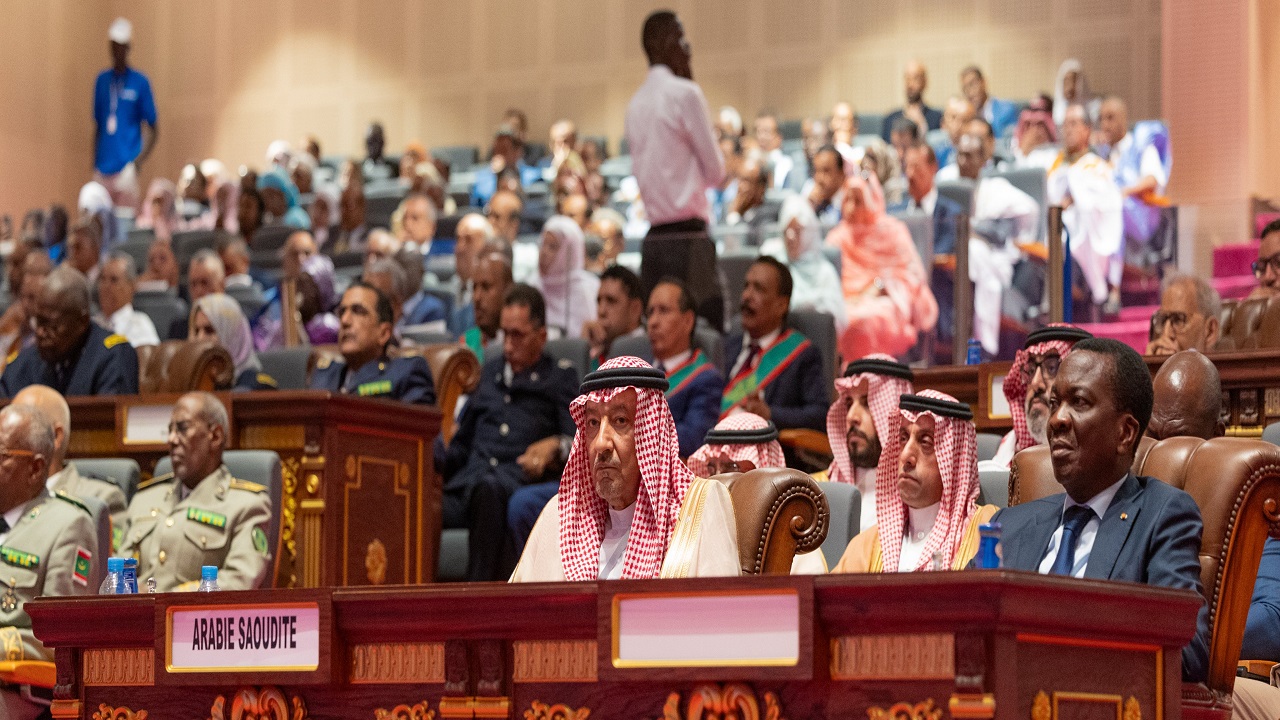 نائب وزير الخارجية يشارك في حفل مراسم تنصيب رئيس موريتانيا.. صور