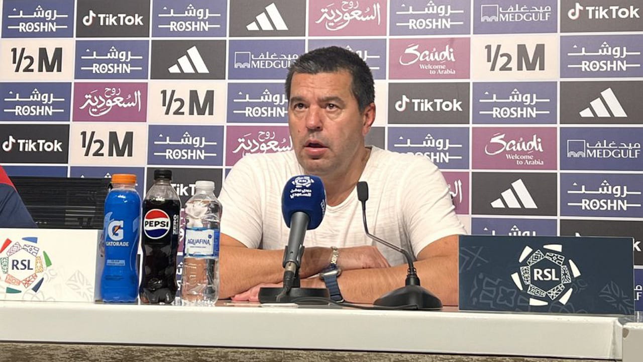 مدرب ضمك: كانت مباراة صعبة والهلال فريق قوي