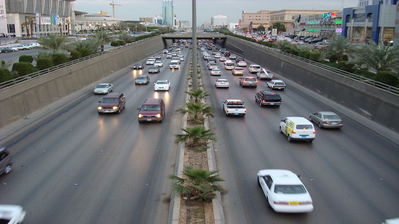 الطرق: انتهاء صيانة  طريق الرقب &#8211; العيثمة يسهم برفع كفاءة وجودة الطريق