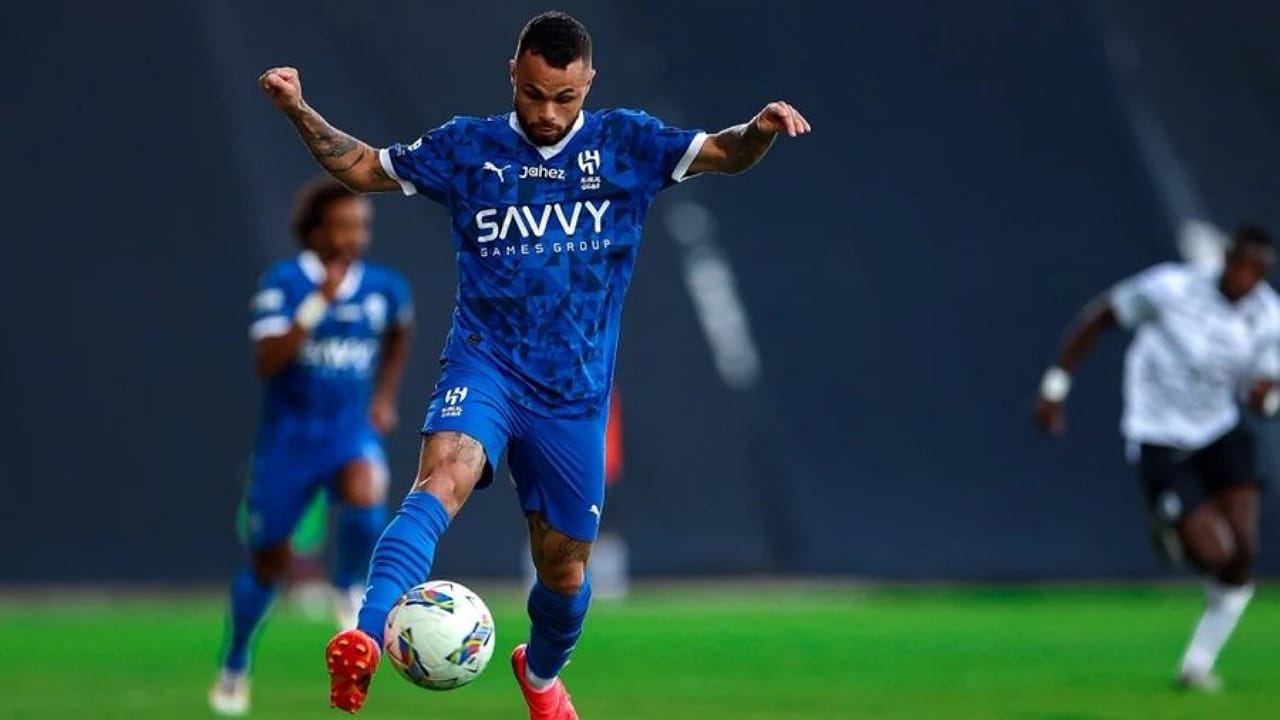 ميشيل يودع الجماهير الهلالية برسالة مؤثرة