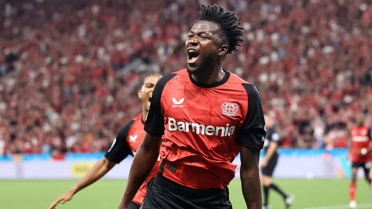 مدافع بايرن ليفركوزن على أعتاب النصر