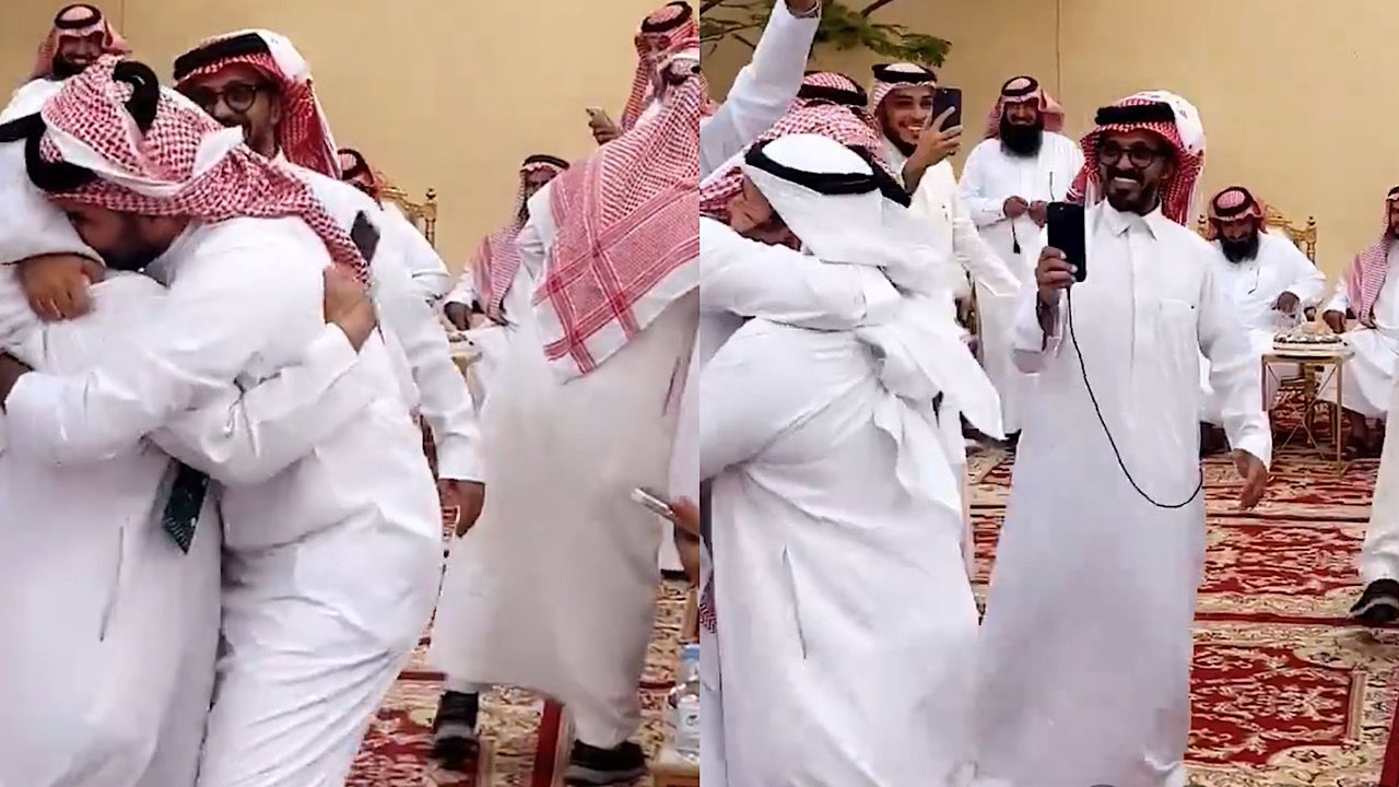 غازي الذيابي يستقبل والده بالأحضان ويحمله من فرحته بين ذراعيه .. فيديو