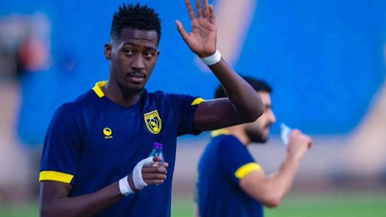 النصر والأهلي يستهدفان السلولي