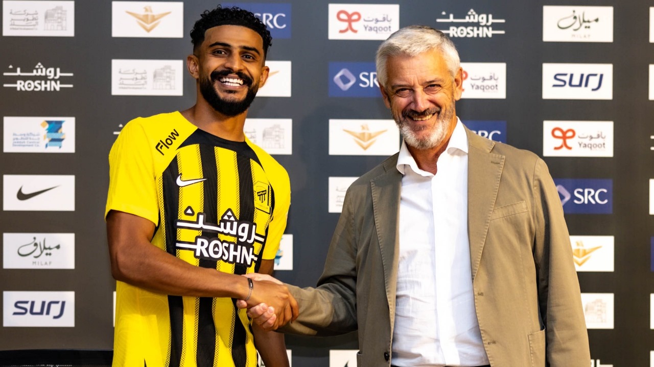 الاتحاد يتعاقد رسمياً مع عبدالإله العمري .. فيديو