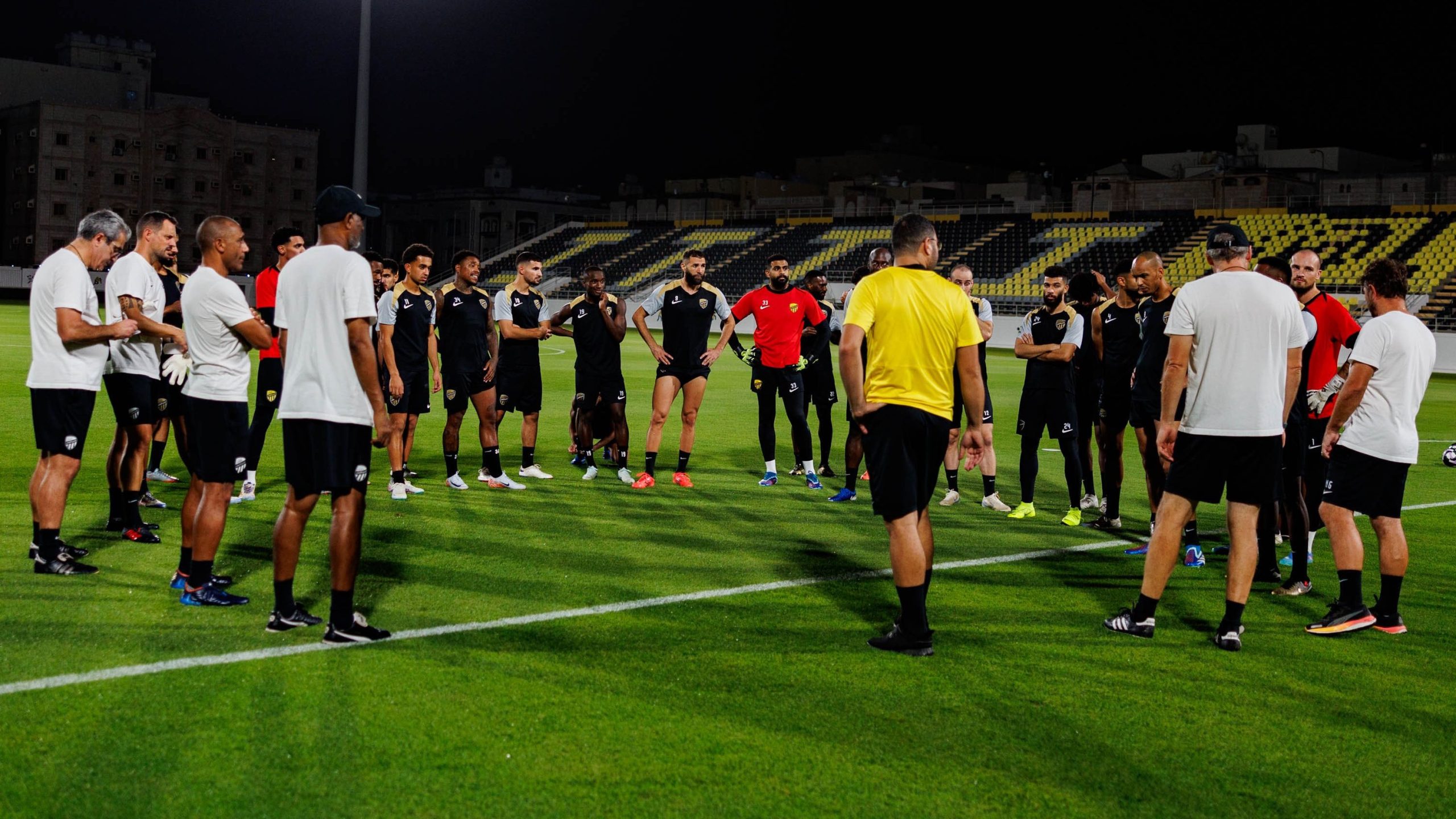 جلسة خاصة للاعبي الاتحاد قبل مواجهة الهلال