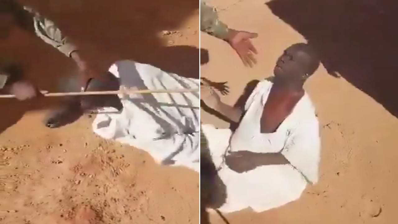 لحظة تعذيب مواطن سوداني من قبل قوات الدعم السريع.. فيديو