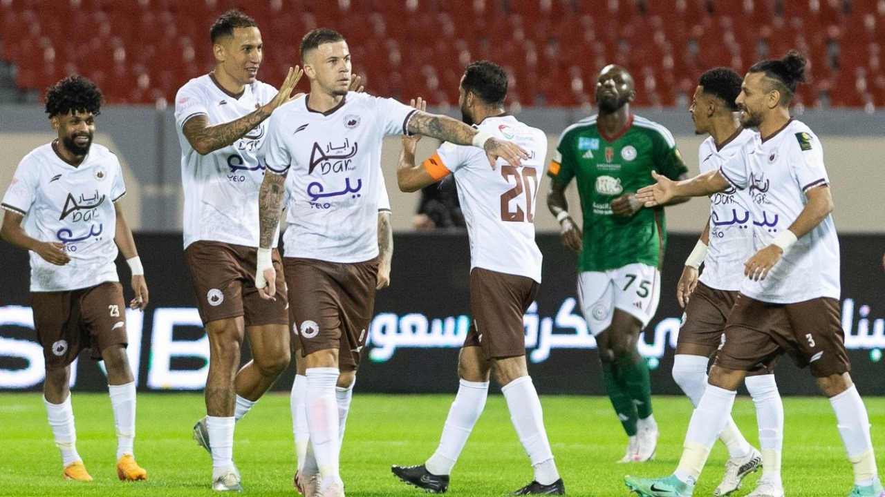 الاتفاق يودع كأس الملك بثلاثية الجبلين.. فيديو