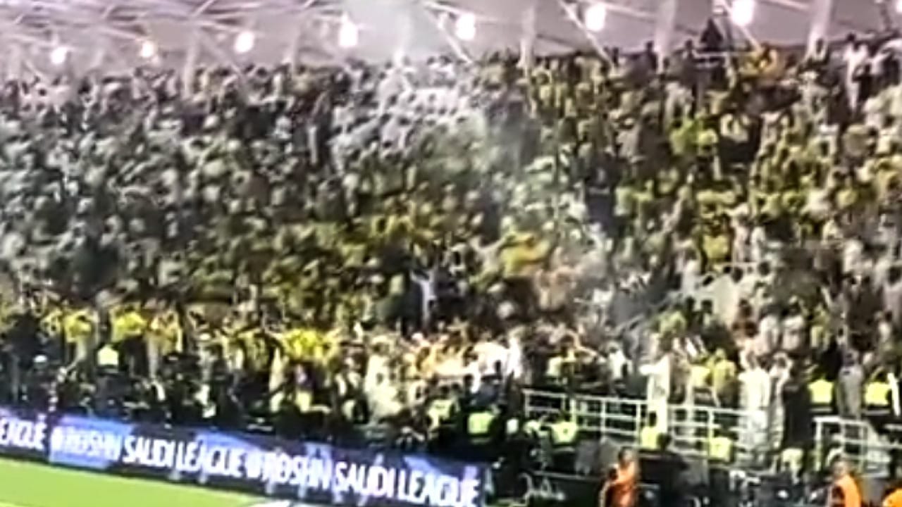 الجماهير النصراوية تسخر من حمدالله بعد إهدار ركلة الجزاء .. فيديو