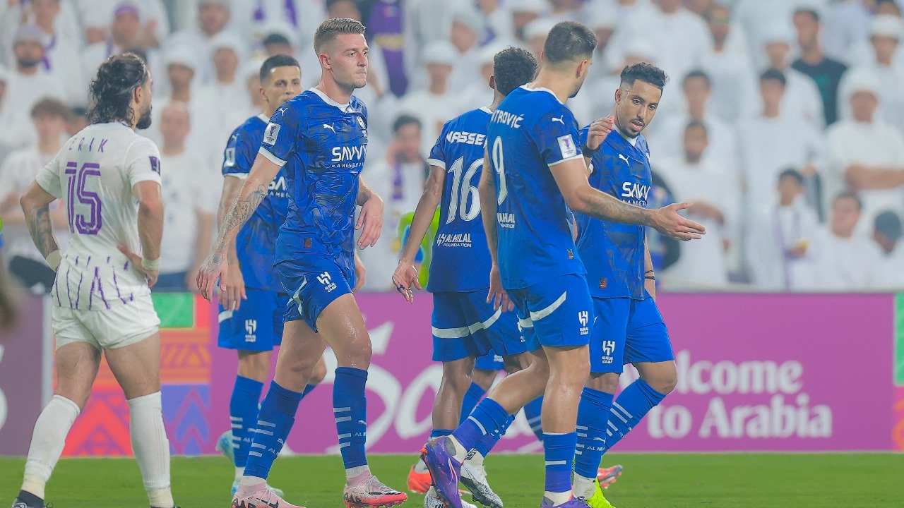 الهلال يتغلب على العين بخماسية.. صور