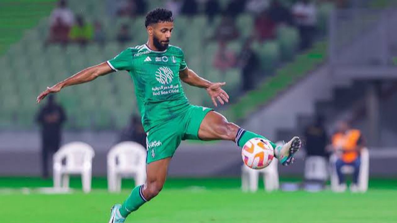 موقف لاعب الأهلي من المشاركة ضد الخليج