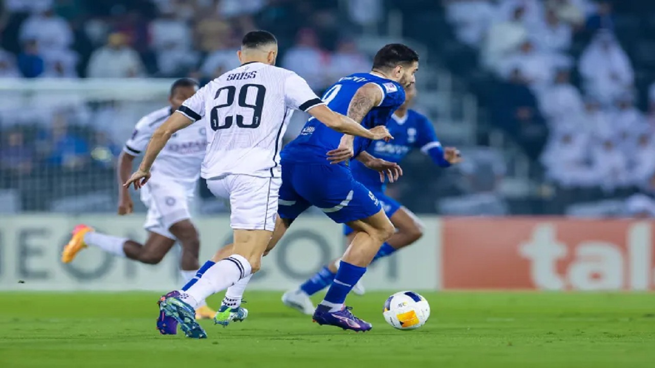 الاتحاد الآسيوي يقرر مراجعة جميع قرارات حكم مواجهة الهلال والسد